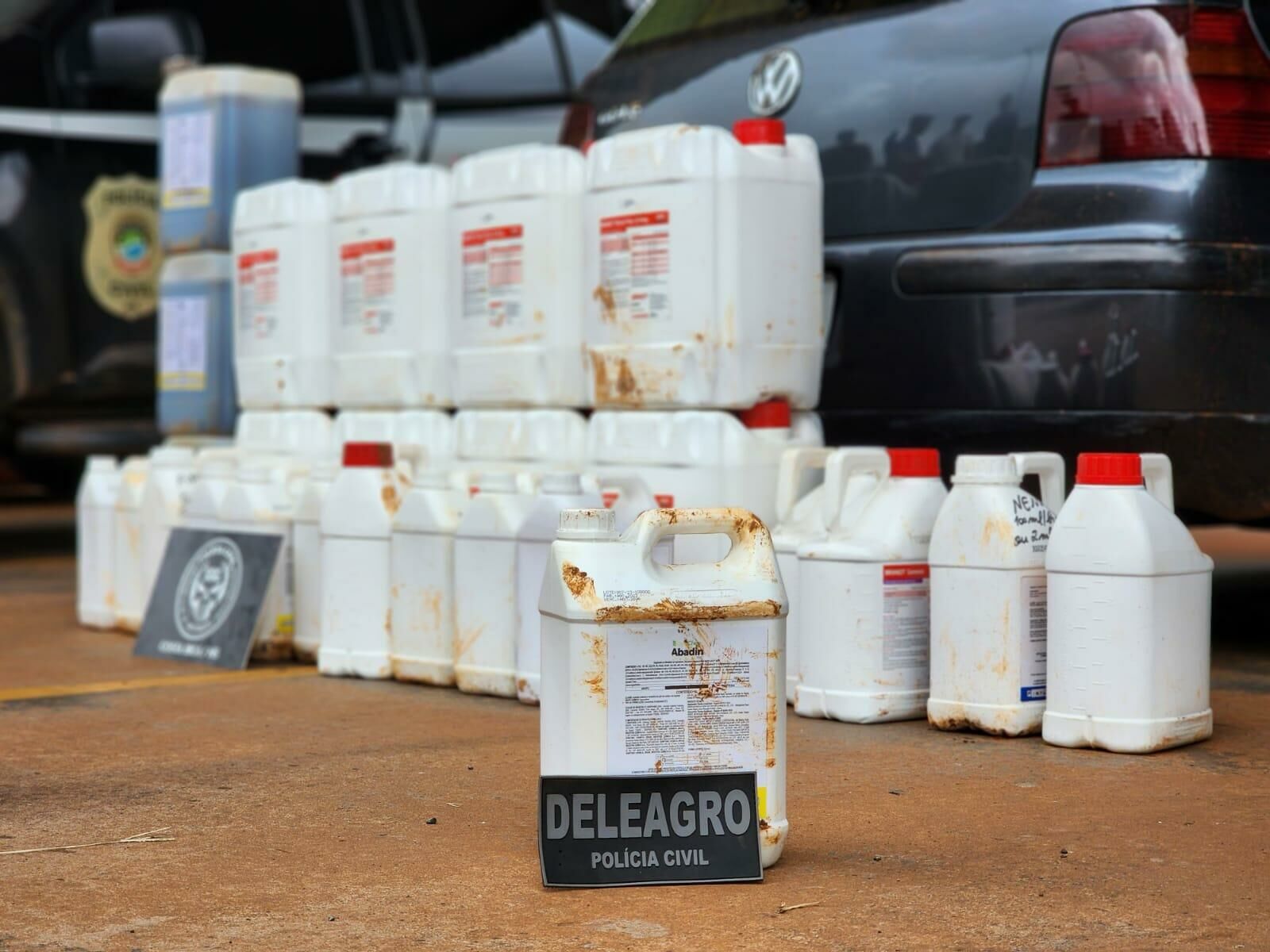 Imagem de compartilhamento para o artigo Jovens que furtaram pesticidas são presos com produtos em casa de Costa Rica da MS Todo dia